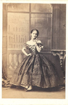 foto-17119 Portret van een jonge vrouw, 1863