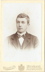 17332 Portet van een jongeman, 189-?