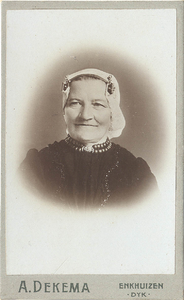 foto-17483 Portret van Neeltje de Haart, echtgenote van Dirk Koeman, ca. 1900
