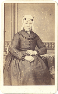 17492 Portret van Antje Querner, echtgenote van Dirk de Hart, 187-?