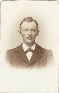 10019 Portret van Dirk Brander omstreeks 1890, 189-?