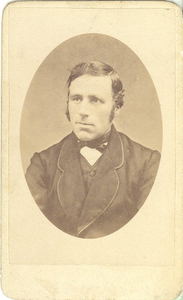 10792 Portret van een man, 187-?