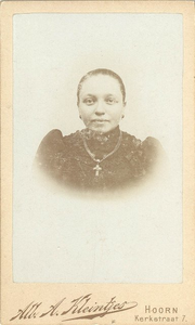 foto-10811 Portret van een vrouw, ca. 1883