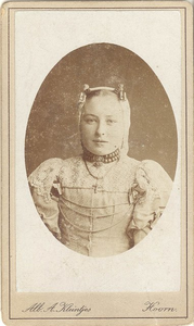 foto-10825 Portret van Grietje Tesselaar, ca. 1883