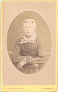 20141 Portret van een vrouw, 188-?