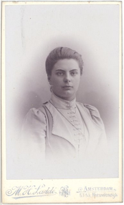 foto-21906 Portret van Hillegonda Anna Zijp, 1900