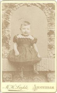 foto-21945 Portret van een peuter, 1900