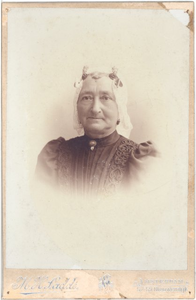 foto-22021 Portret van Lijsje Booij, 1900