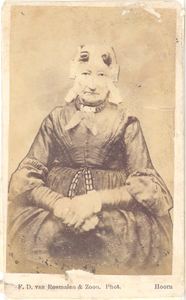 foto-22055 Portret van Aaltje Smit, 185-?