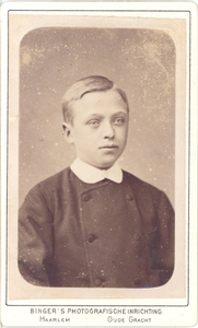 foto-22085 Portret van Dirk Schuijtemaker, 187-?