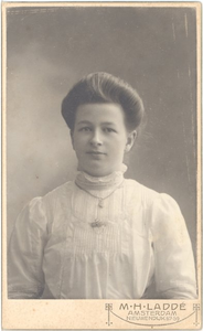 foto-22113 Portret van Grietje Hoek Spaans, ca. 1910