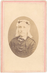 foto-25155 Portret van Lijsbeth de Vries, 187-?