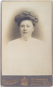 foto-25553 Portret van Trijntje de Jong, ca. 1900