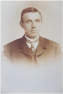 foto-25736 Portret van Wilhelmus (Willem) Petrus Oudejans, 1906?