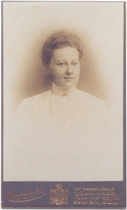 foto-25885 Portret van Trien Schilder omstreeks 1900, 1900