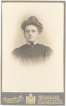 foto-26423 Portret van Pietertje Nieuwland, echtgenote van Jan Helder, 189-?