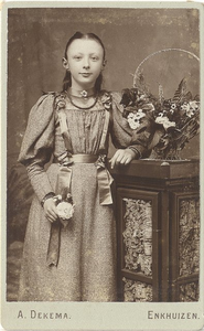 46032 Portret van een meisje, 189-?