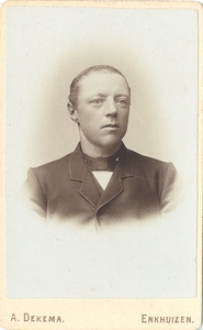 46136 Portret van Thijs Brander, 189-?