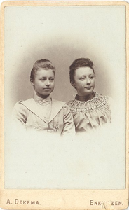 46142 Portret van Jantje Brander en een onbekende dame, 189-?