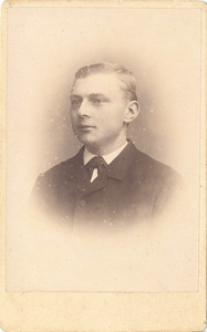 46147 Portret van een man, 189-?