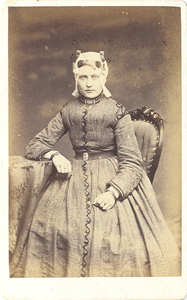 46170 Portret van Geertje Rezelman, 187-?