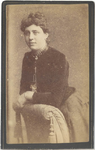 foto-19415 Portret van een jonge vrouw, 1900