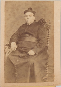 foto-27383 Portret van pastoor Martinus Gerardus Scheefhals omstreeks 1870, 187-?
