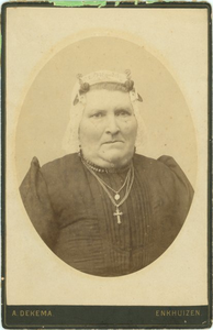 32105 Portret van Anna Jacoba Krijger omstreeks 1880, 188-?