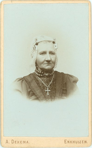 foto-32118 Portret van Trijntje Neefjes omstreeks 1890, 189-?