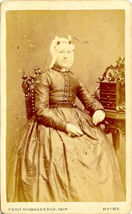 foto-6419 Portret van Maartje Appel, omstreeks 1874, 187-?