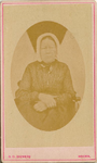 foto-6431 Portret van Neeltje Slang, omstreeks 1872, 186-