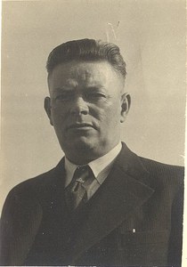 foto-8091 Portret van H. van der Sluis, ca. 1946