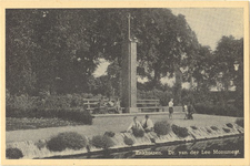 foto-8211 Enkhuizen. Dr. van der Lee Monument, ca. 1940