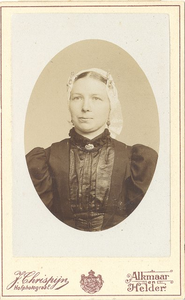 8318 Portret van Klaartje Hartland, 189-?