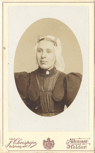 8323 Portret van Trijntje Wit, 189-?