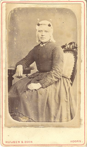 foto-8379 Portret van Klaasje Lindeman omstreeks 1870, 187-?