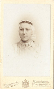 8437 Portret van Grietje Glas, omstreeks 1900, ca. 1900