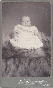 8473 Portret van een baby, omstreeks 1910, ca. 1910
