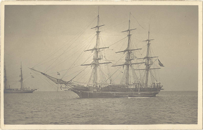 foto-15324 Het opleidingsvaartuig der KNM. De Urania voor Hoorn, 1900