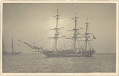 foto-15324 Het opleidingsvaartuig der KNM. De Urania voor Hoorn, 1900