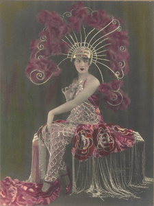 foto-11062 Revue-danseres (?), ca. 1920