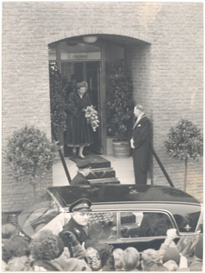 24682 Koningin Juliana brengt bezoek aan de Westfriese Flora in Bovenkarspel, 1958, 19 februari