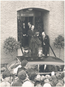 24686 Koningin Juliana brengt bezoek aan de Westfriese Flora in Bovenkarspel, 1958, 19 februari