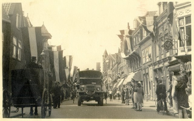 foto-3490 Hoorn na de bevrijding, 1945