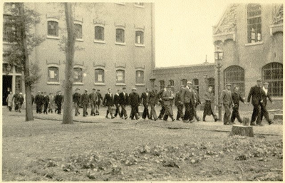 foto-3504 Hoorn na de bevrijding, 1945