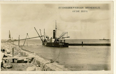foto-5904 Zuiderzeewerken Medemblik : Oude Zeug, 1929?