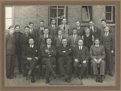 foto-15364 Derde klas 1937 - 1938 van de Ambachtsschool te Hoorn, 1937