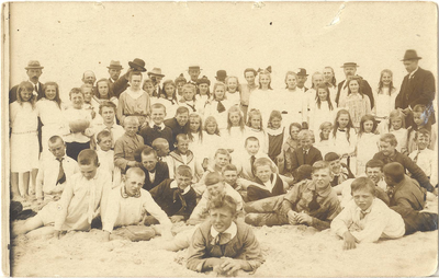 foto-16052 Openbare lagere school te Oostwoud, ca. 1910