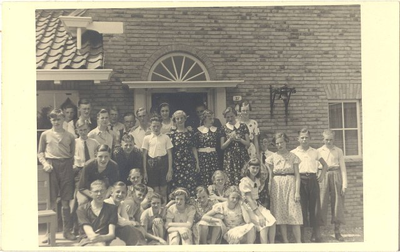 foto-16782 Leerlingen van de Hogere Burgerschool Enkhuizen op schoolreis, 1937, 1937