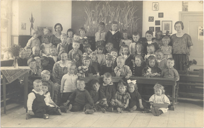 foto-18362 Bewaarschool Medemblik 1925, 1925